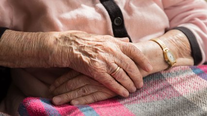 [나이트] "MRI에서 이상 안 나와도 치매 보험금 준다" / YTN