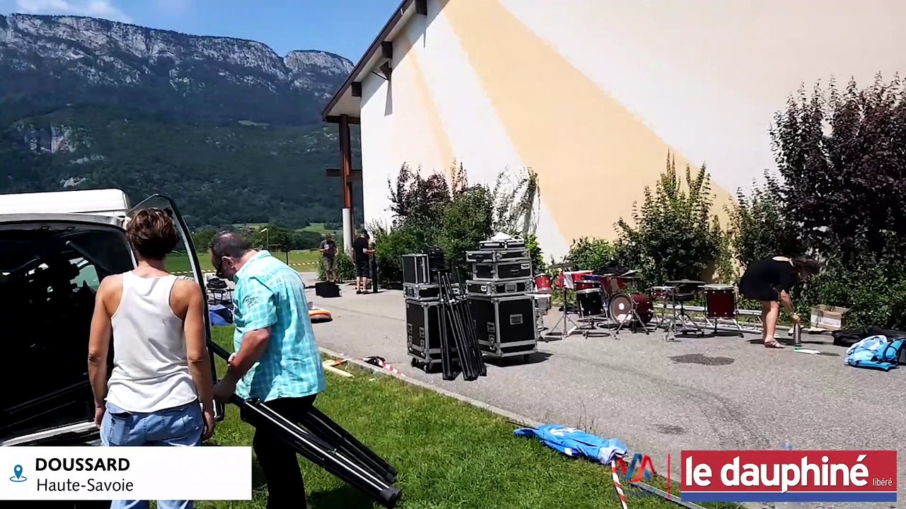 HAUTE-SAVOIE Le toit de la salle des fêtes de Doussard emporté par la tempête