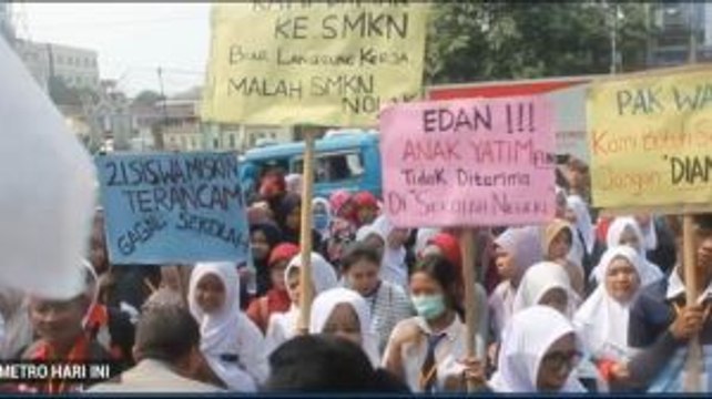Ditolak Sekolah Negeri, Puluhan Siswa Demo di Balai Kota Depok