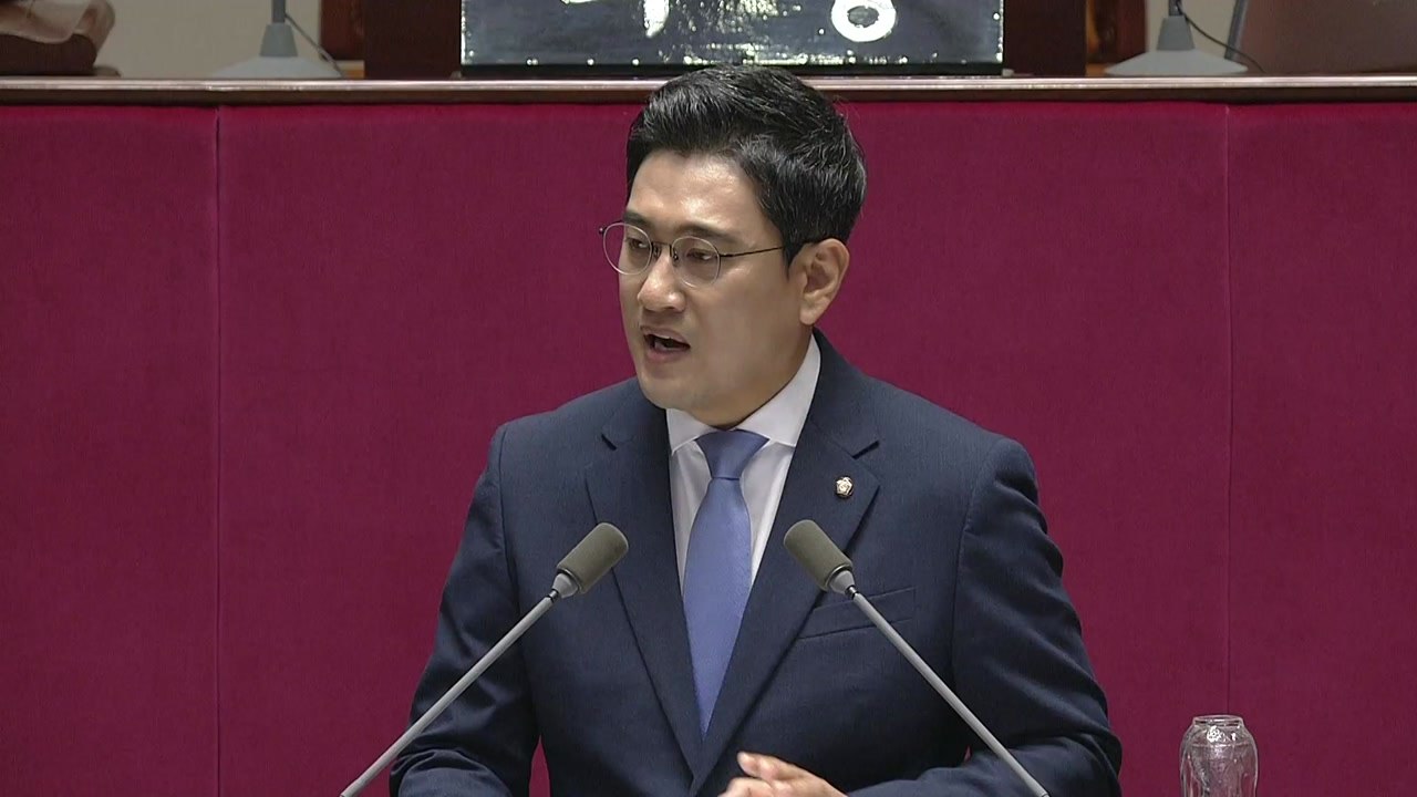 [현장영상] 오신환 원내대표 "문 대통령이 최저임금 동결 선언해야" / YTN
