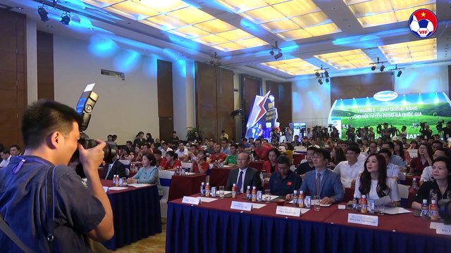 Vinamilk chính thức trở thành nhà tài trợ chính cho các Đội tuyển bóng đá Quốc gia | VFF Channel