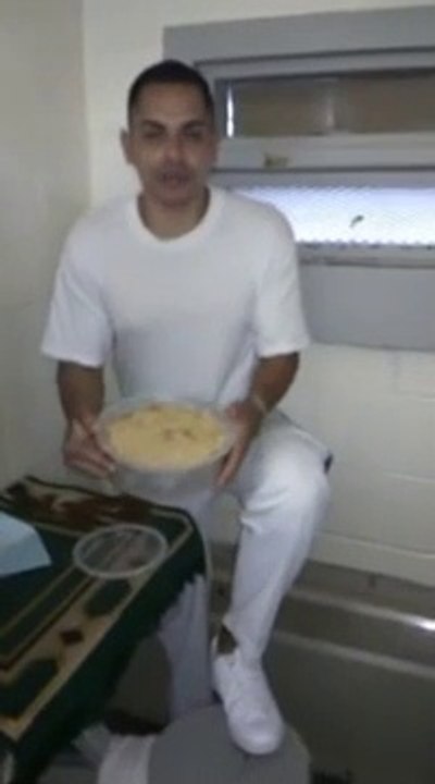 Cumpleaños feliz/ un preso en el mundo real