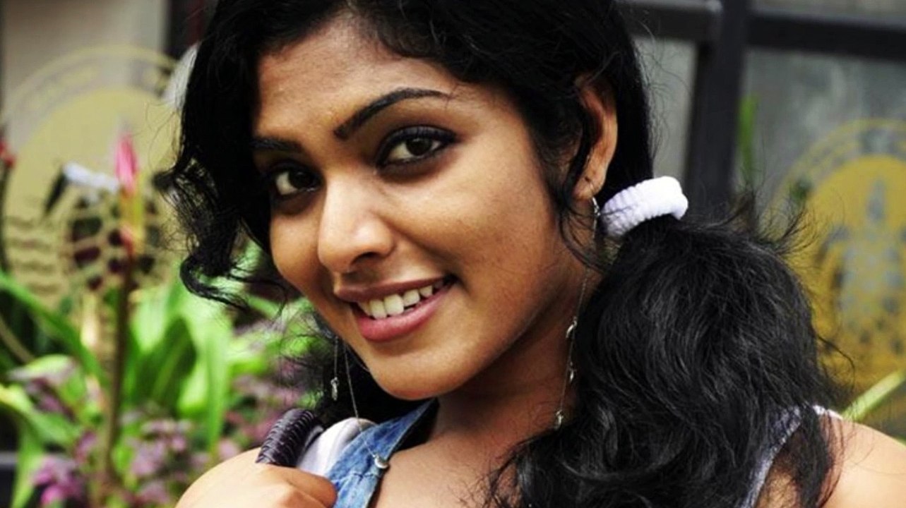 Rima Kallingal New Photo Shoot Video Viral Social Media (Malayalam)