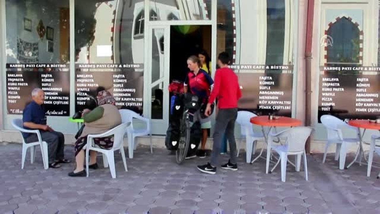 Alman hemşire bisikletiyle dünya turunda - SİVAS