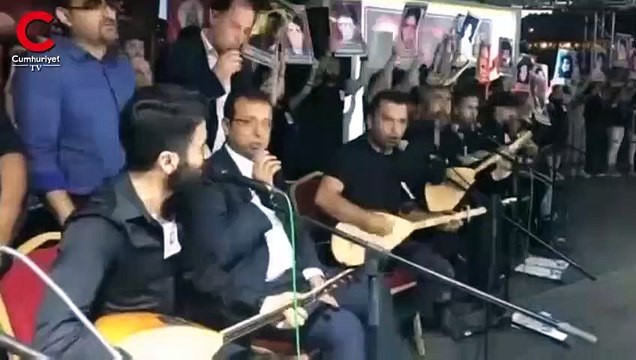 İmamoğlu Sivas Katliamı'nda yaşamını yitirenler için türkü söyledi