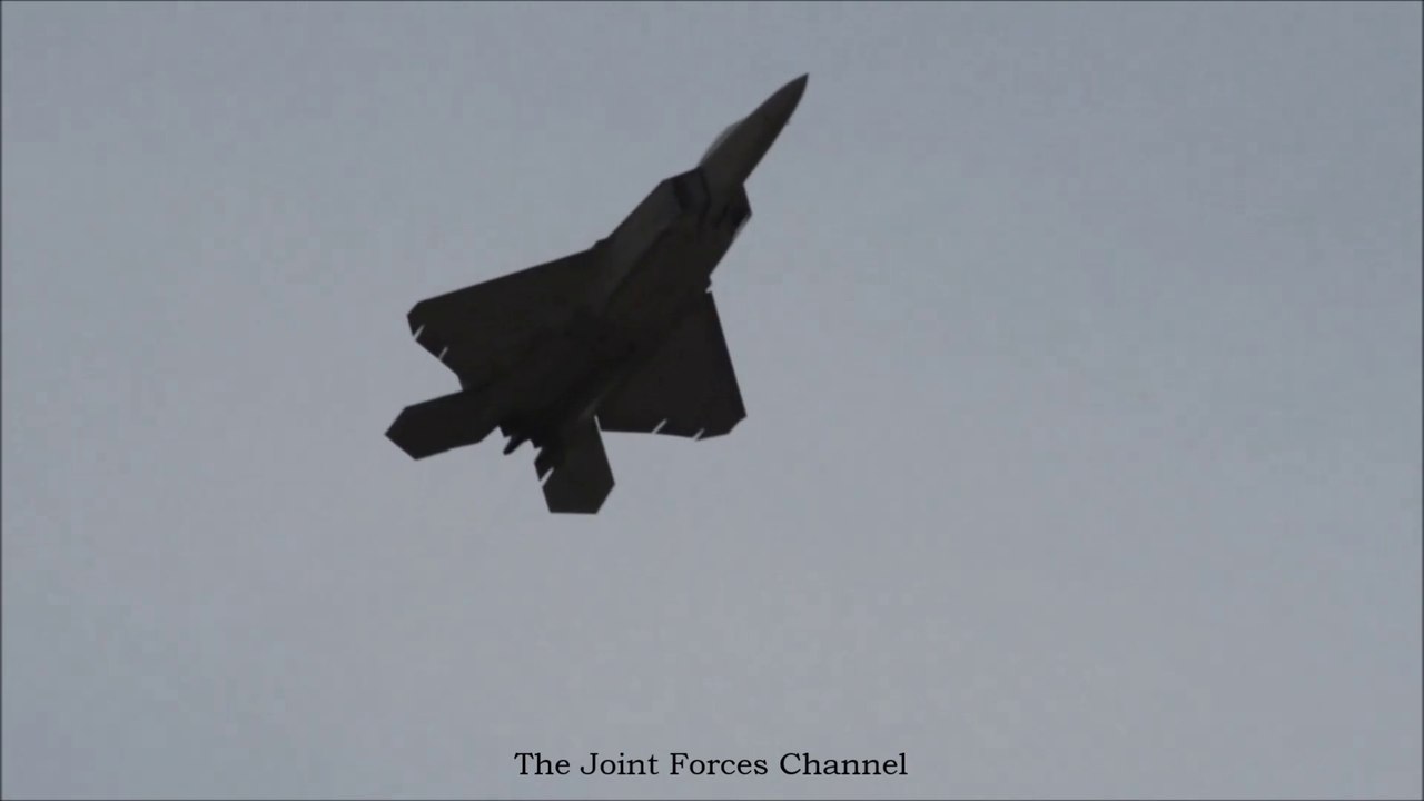 F-22 Raptor's Aerobatics Display At Skyfest 2019