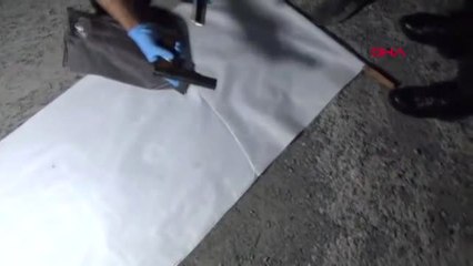 KAĞITHANE'DE OTOMOBİLDE 4 TABANCA VE 3 TÜFEK ELE GEÇİRİLDİ