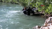 TUNCELİ Munzur Nehri'ne düşen Engin'in cansız bedeni, 19 gün sonra bulundu-ARŞİV
