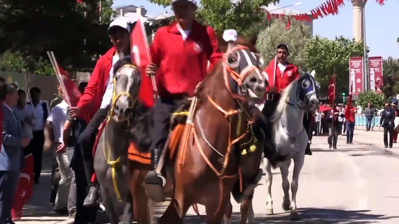 Atatürk'ün Erzurum'a gelişinin 100. yılında coşkulu kutlama