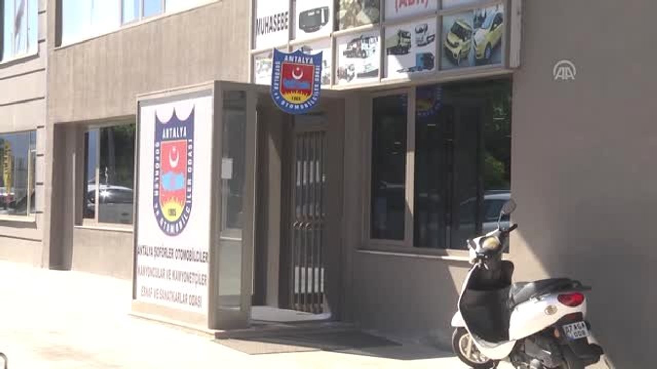 Antalya'da "rüşvet" operasyonu