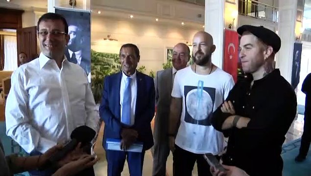 Özoğuz kardeşler İmamoğlu'nu makamında ziyaret etti