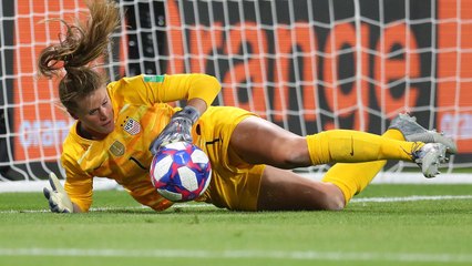 Alyssa Naeher Makes Career-Defining Save in USWNT Win Over England
