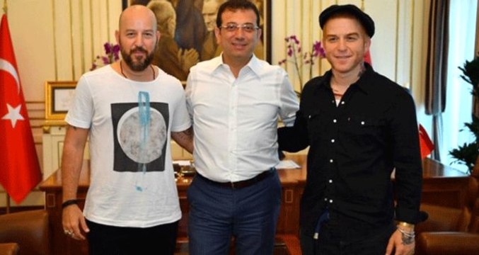 Athena grubu Ekrem İmamoğlu'nu makamında ziyaret etti!