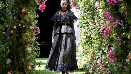 Kunstwerke auf dem Laufsteg: Paris Fashion Week