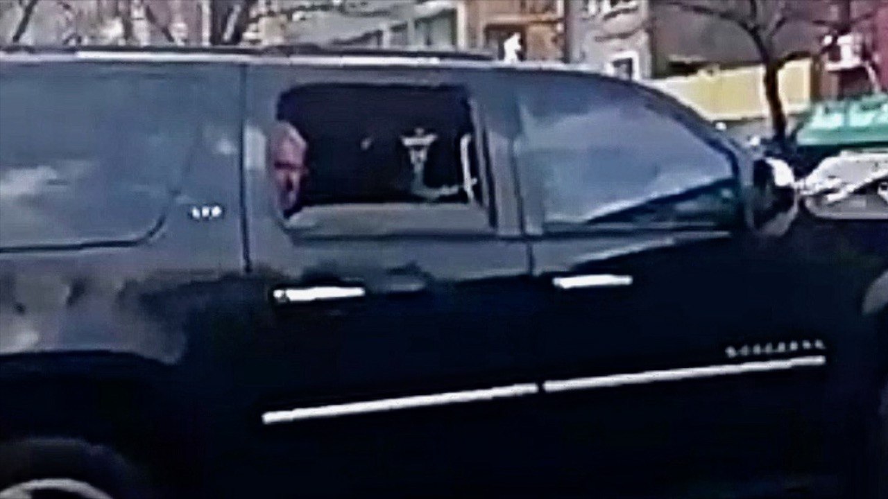 President Bill Clinton Gets Trolled By New Yorker On The Street - Funny