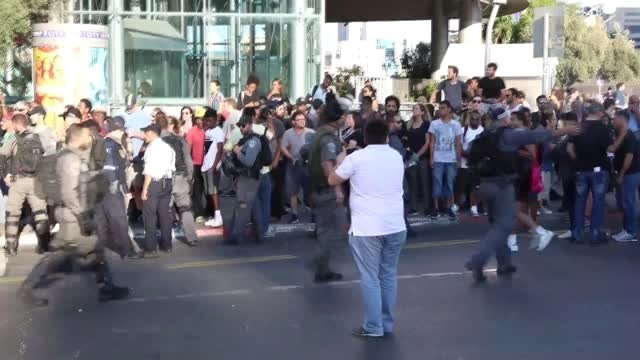 İsrail'de ırkçılık karşıtı gösteriler sürüyor - TEL