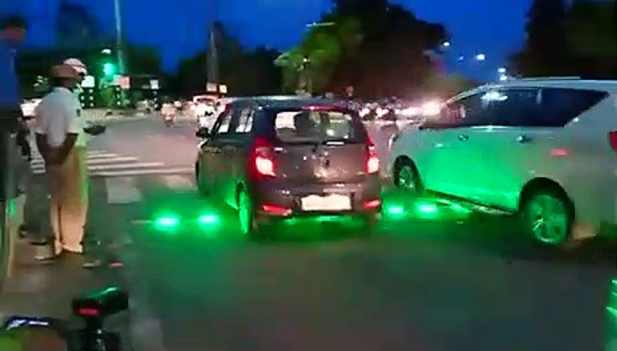 Démarcation lumineuse pour passage piétons : in...