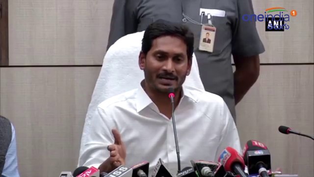 కేసీఆర్,జగన్ మద్య భిన్న అభిప్రాయాలు || Different Opinions Between KCR And Jagan About Opposition