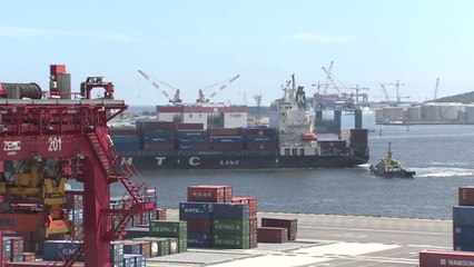 경상수지 한 달 만에 흑자...내용은 '우울' / YTN