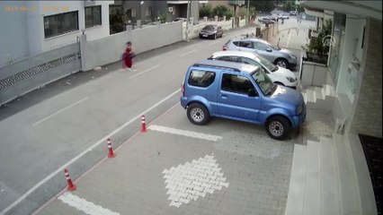 Çantasını çaldıkları kadını yerde sürüklediler - ADANA