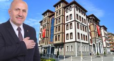 MHP'li belediye başkanı, T.C. ibaresini belediyenin tabelasına ekledi