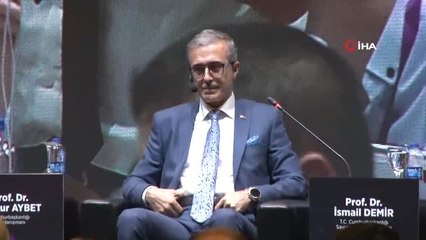 Télécharger la video: Cumhurbaşkanlığı Savunma Sanayi Başkanı İsmail Demir: (S-400'lerin teslimatı) Haftaya geldiği zaman...