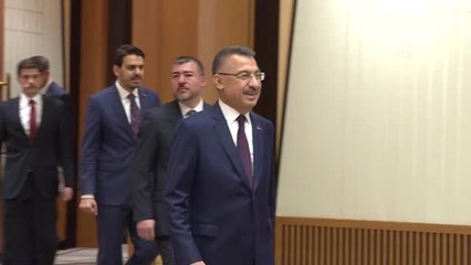 Oktay, YTB mezunlarını kabul etti