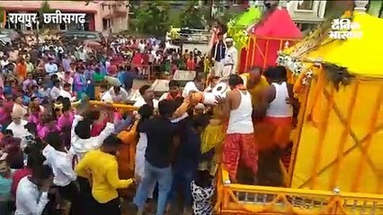 भगवान जगन्नाथ की रथयात्रा निकली