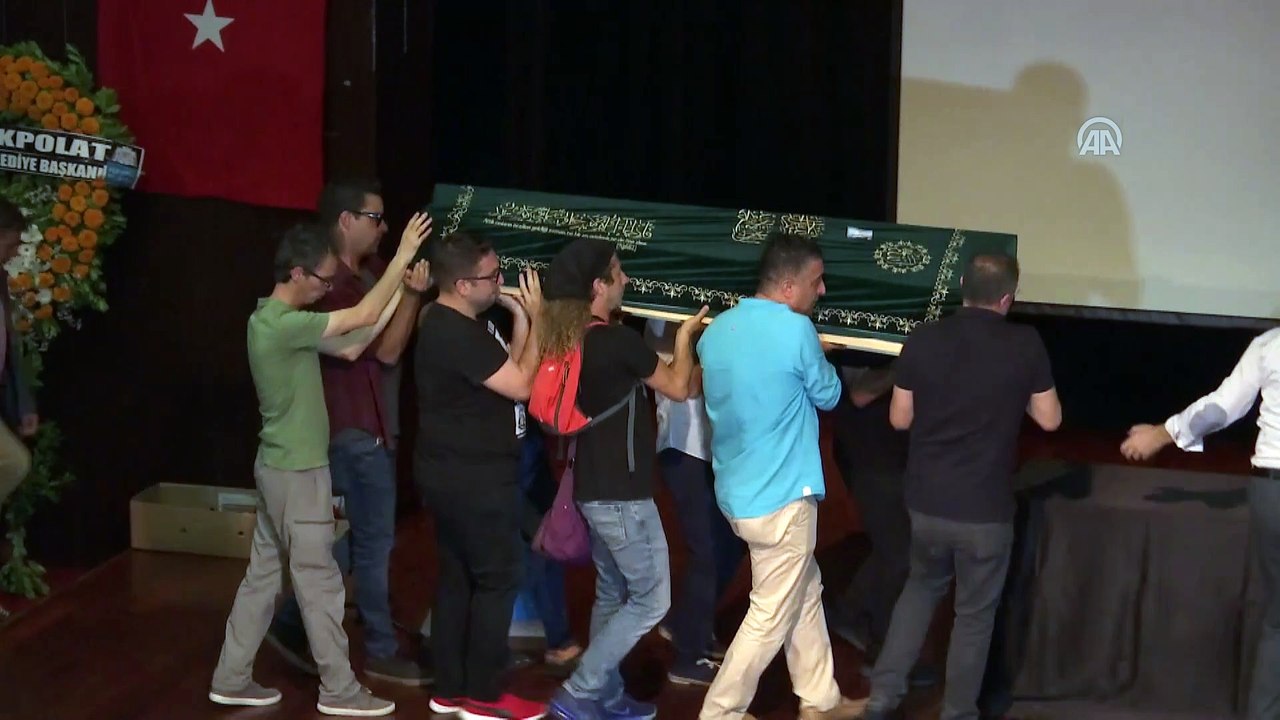 Küçük İskender için tören düzenlendi - İSTANBUL