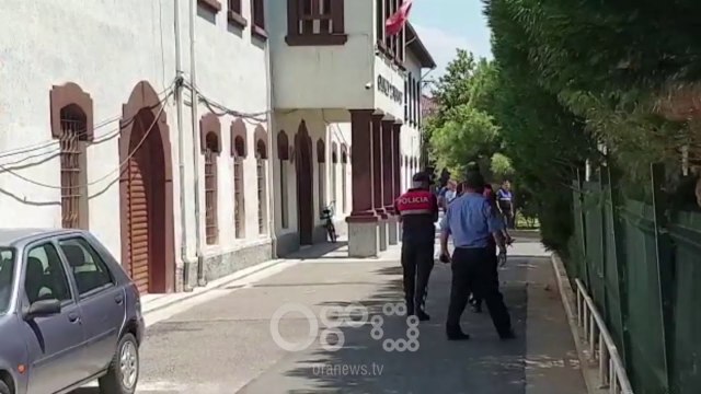 RTV Ora - Shkodër, 19-vjeçari plagoset me thikë jashtë shkollës
