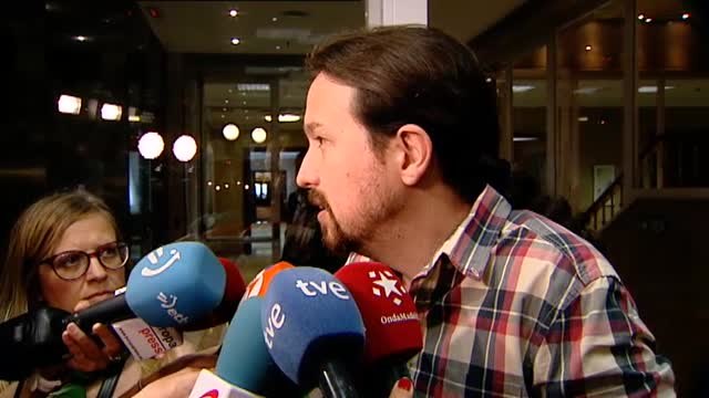 Iglesias acusa al PSOE de estar obsesionado con los sillones
