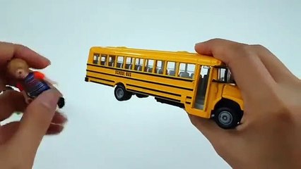 Learning bigger and bigger for kids with playmobil school bus