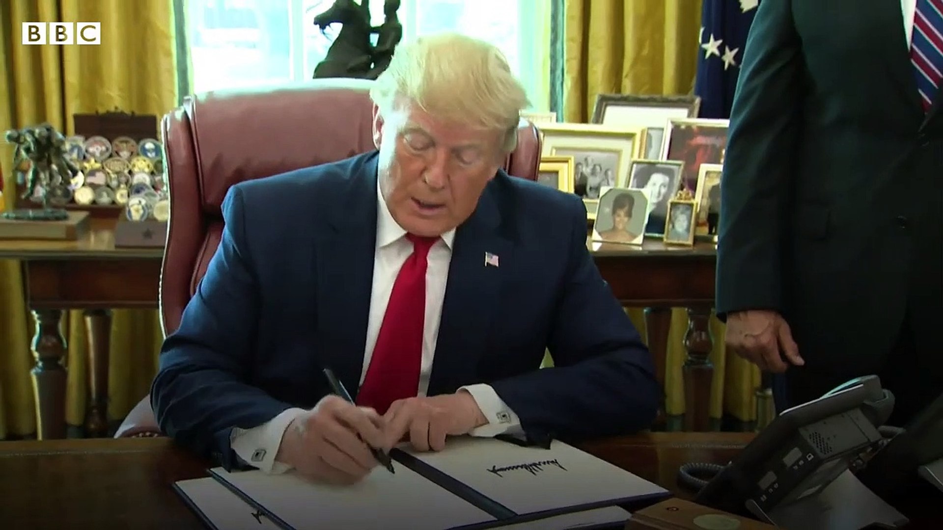 USA और Iran के बीच युद्ध जैसे हालात क्यों हैं, क्या Nuclear Deal है विवाद की जड़ (BBC Hindi)