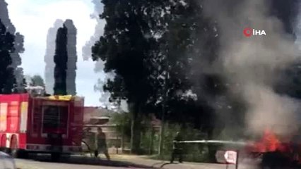Hastane bahçesinde araç alev alev böyle yandı