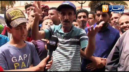 مواطنون يطلقون العنان للبوح بمعاناتهم بميكروفون النهار .... ينصبون خيمة امام مقر بلدية فرندة ويطالبون بالإفراج عن قائمة السكنات