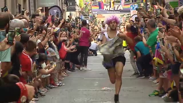 El Orgullo celebra su tradicional carrera de tacones