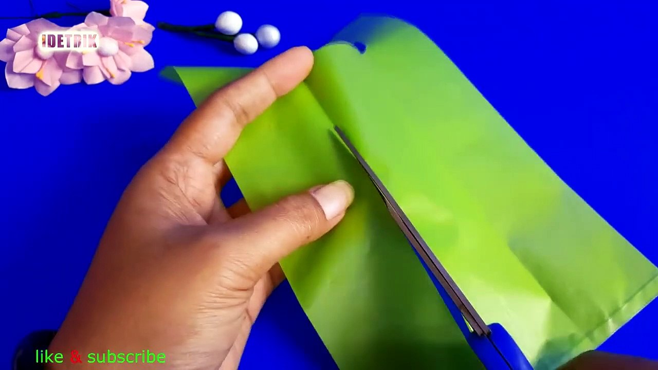 Cara Membuat Bunga Plastik kresek - Beautiful flower craft from crackle plastic