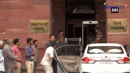 Why Nirmala Sitharaman changes Budget Bag, Breaks British Made Ritual | Oneindia News