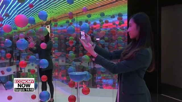 Samsung Electronics' Q2 earnings fall by more than fifty percent on weak memory chips