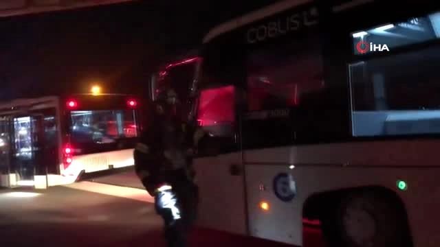 - New York'tan Kalkan Uçakta Yangın Paniği- Boston'a Acil İniş Yaptı