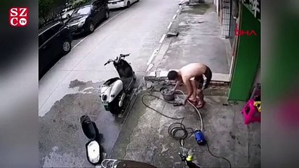 Elektrik çarptı, akımdan kendi çabası ile kurtuldu