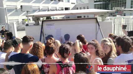 Au moment des résultats du Bac, deux enseignants expliquent leur mouvement de protestation contre la loi Blanquer.