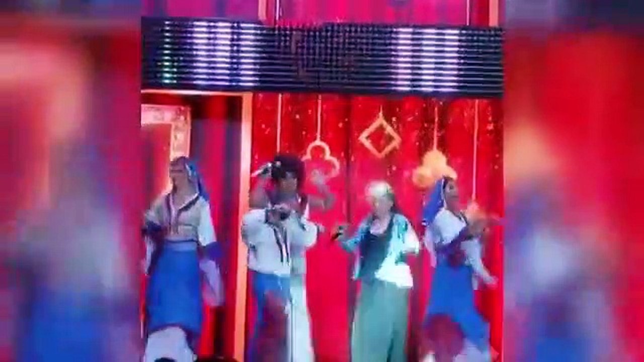 Suzan Kardeş, Alaçatı'yı coşturdu