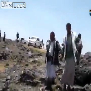 Sans frein à main, ce 4x4 descend les rochers !