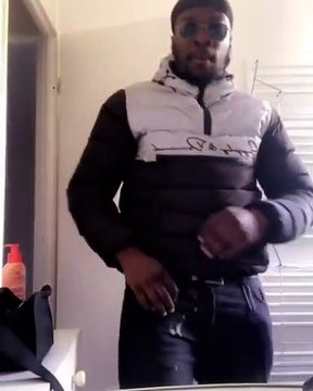 Même Laro Synesia sait que Abidjan est le plus doux au monde. Admirez sa dance !