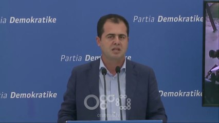 Tải video: RTV Ora - PD publikon videon, Bylykbashi: Kutitë e votimit u mbushën nga vetë komisionerët