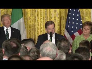 Le recuerdan a Trump qué se celebra en el Día de San Patricio.