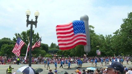 Trump celebra el poderío y la unidad de EEUU con polémico desfile de 4 de julio