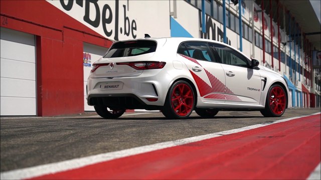 Renault Sport Megane 4 RS Trophy-R Presentation extérieur/intérieur/circuit (HD)