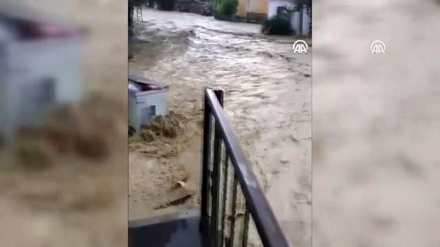 Çankırı'da sağanak sele neden oldu